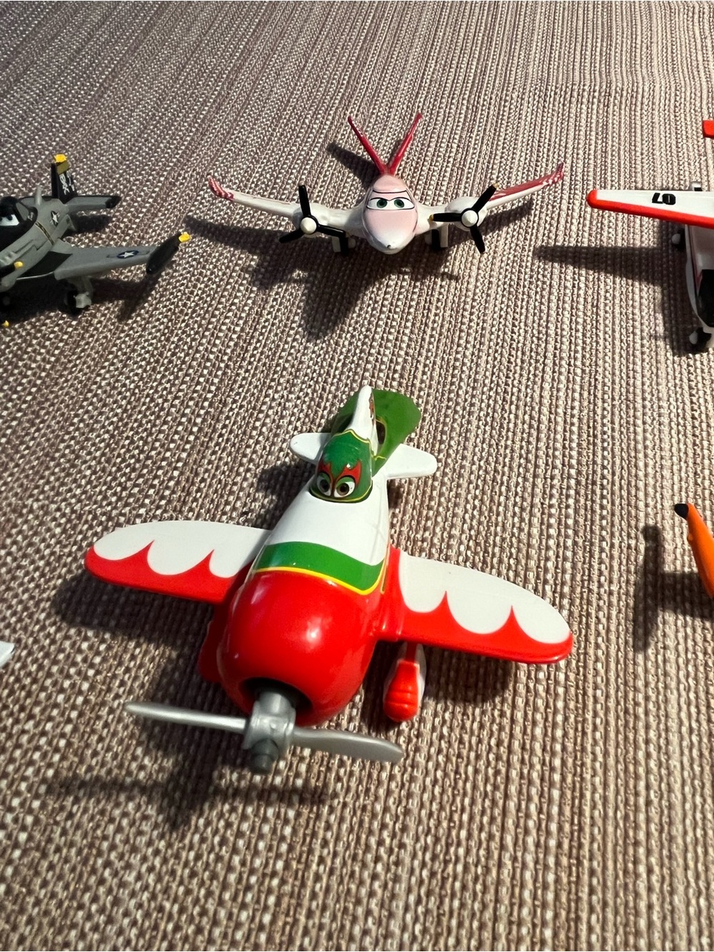 6 Diecast Disney Planes Figures - Picture 3 of 11
